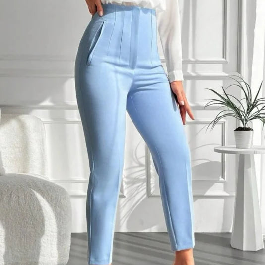 Pantaloni Jemma albastru pastel cu talie inalta, croiala conica si pense