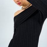 Rochie Asmira din tricot cu decolteu barcuta si reiatii