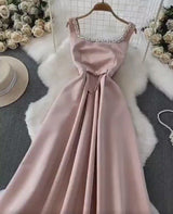 Rochie Angelyn cu perle si fundita