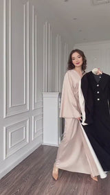 Rochie Darlys cu guler lat si nasturi decorativi
