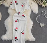 Rochie tricotata Rossy cu flori brodate