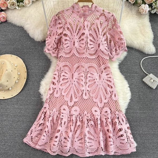 Rochie Ophelia roz deschis din dantela brodata