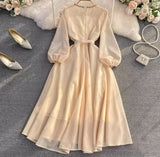 Rochie Kamina crem cu broderie florala si maneci tip clopot