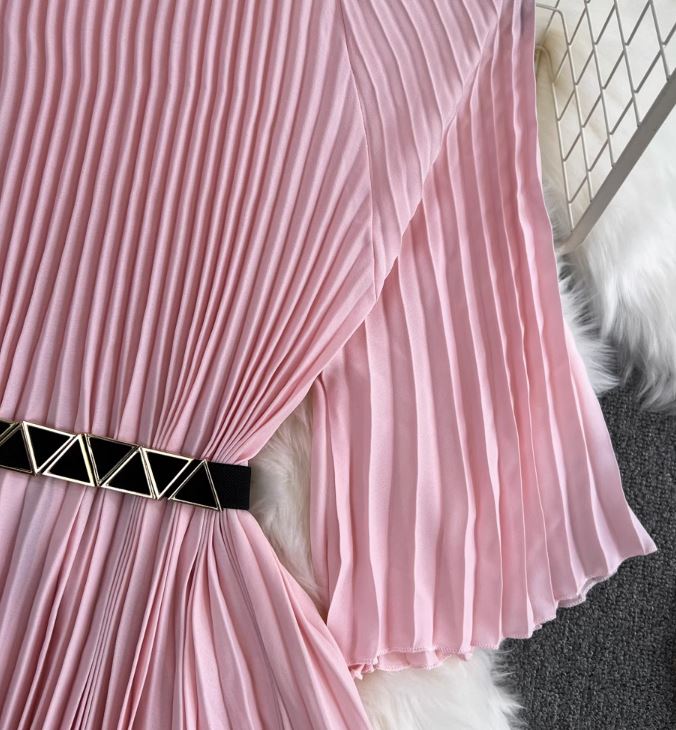 Rochie Ibri roz pudra cu pliuri si talie accesorizata prin curea