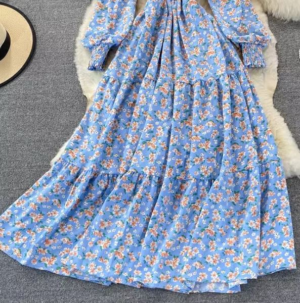 Rochie Ginny albastra cu decolteu patrat si maneci lungi