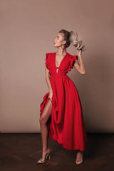 Rochie Sanzy cu decolteu adanc si volanase