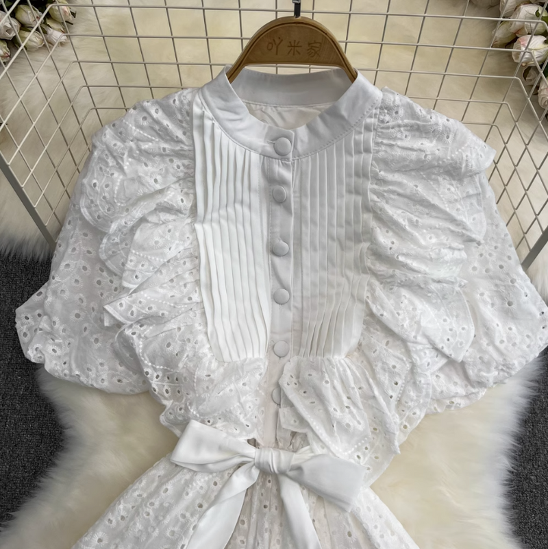 Rochie Freance alb din dantela brodata accesorizata cu volanase