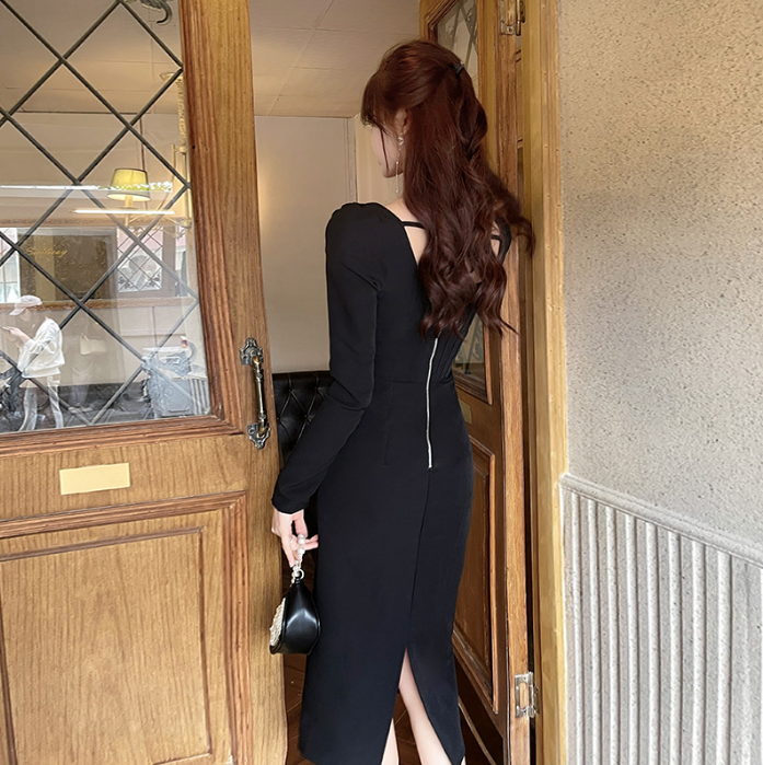 Rochie Blanche neagra cu umeri bufanti si fermoar metalic in spate