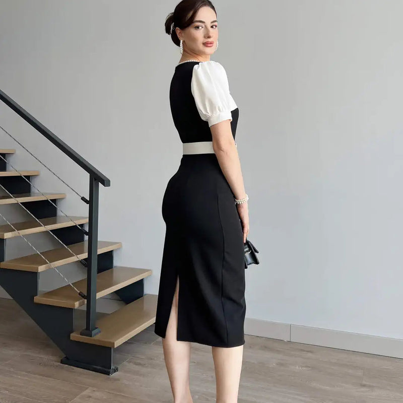 Rochie Prisella cu decolteu patrat accesorizat cu perle - curea inclusa
