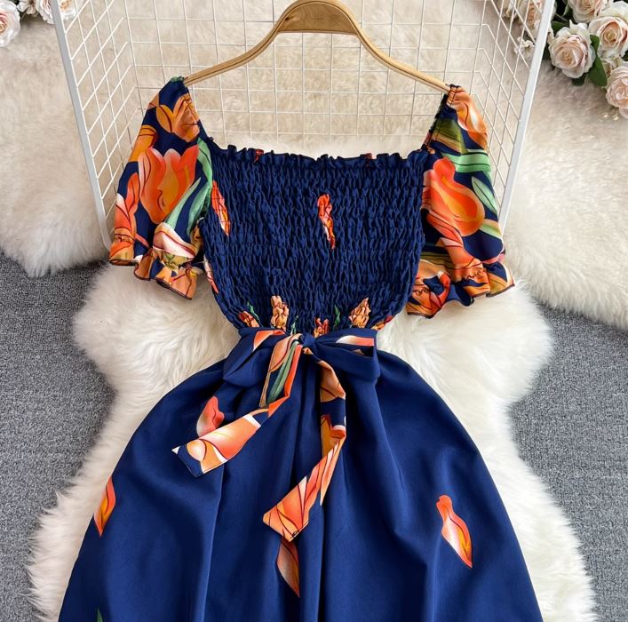 Rochie Lanna bleumarin cu decolteu patrat si imprimeu floral
