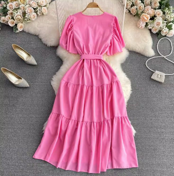 Rochie Midara roz cu decolteu in V si cordon accesorizat