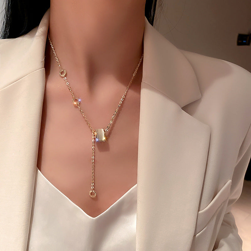 Colier cu cifre romane si pietre strass microincrustate
