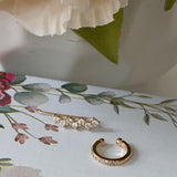 Ornament pentru ureche cu pietre strass