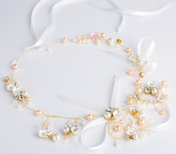 Diadema  eleganta cu flori, perle si panglica