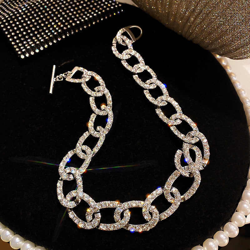 Colier cu pietre strass