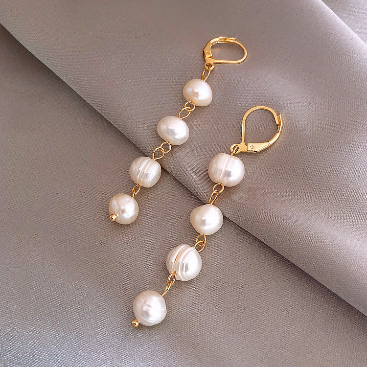 Cercei lungi eleganti cu perle stil baroc