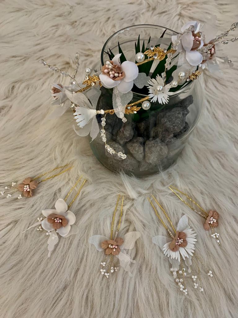 Set accesorii de par bentita si 5 agrafe cu flori si perle