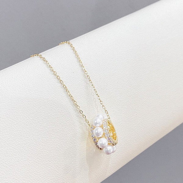 Lantisor cu pandantiv cerc cu perle si pietre strass