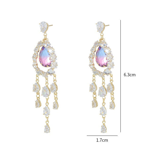 Cercei lungi cu ciucuri si cristal tip lacrima, gradient roz