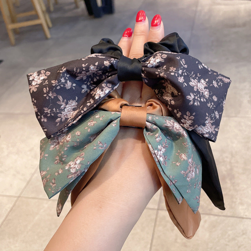 Elastic de par satinat din funda cu imprimeu floral
