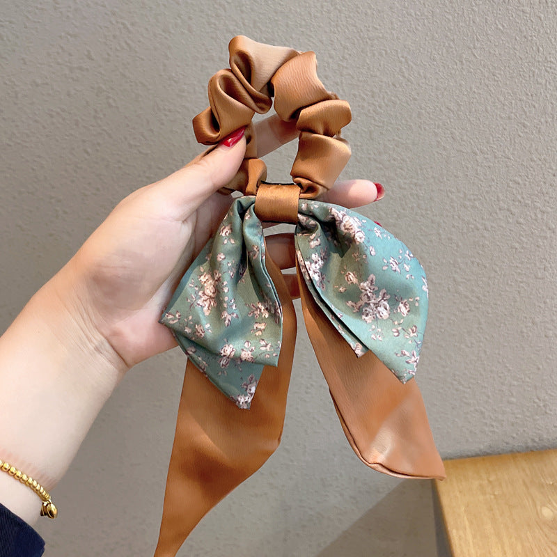 Elastic de par satinat din funda cu imprimeu floral