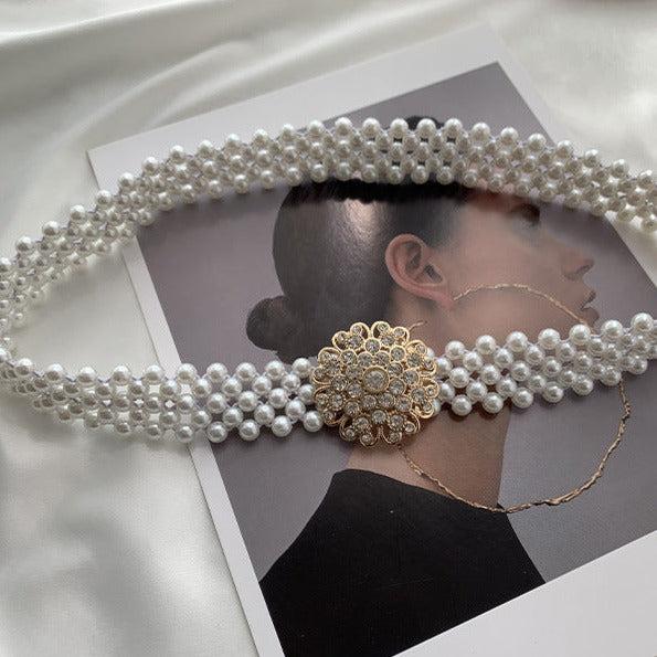 Curea elastica din perle cu catarama aurie si pietre strass