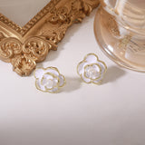 Cercei eleganti in forma de floare  alba, ace de argint S925