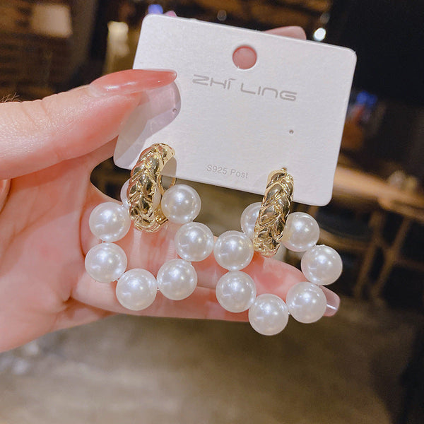 Cercei rotunzi cu perle albe, ace de argint S925