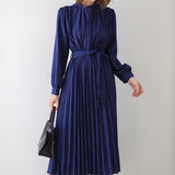 Rochie Codrinne bleumarin plisata, cu nasturi in fata si cordon accesorizat