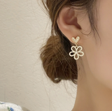 Cercei in forma de floare cu perla si inimioare cu pietre strass, ace de argint S925