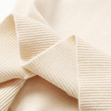 Pulover Rosemary crem din tricot moale cu decolteu si mansete accesorizate cu perle