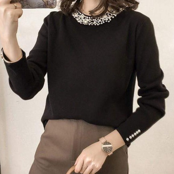 Pulover Rosemary negru din tricot moale cu decolteu si mansete accesorizate cu perle