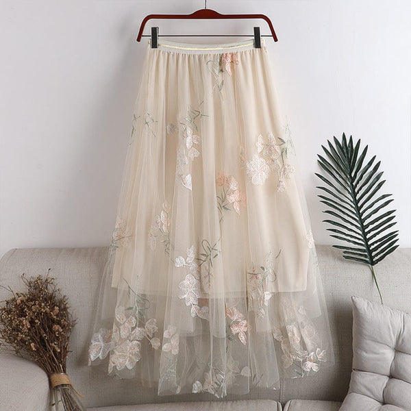 Fusta Vica midi crem cu aplicatii florale si banda elastica in talie