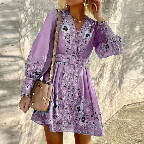 Rochie Stina mov cu imprimeu floral, nasturi si curea accesorizata in talie